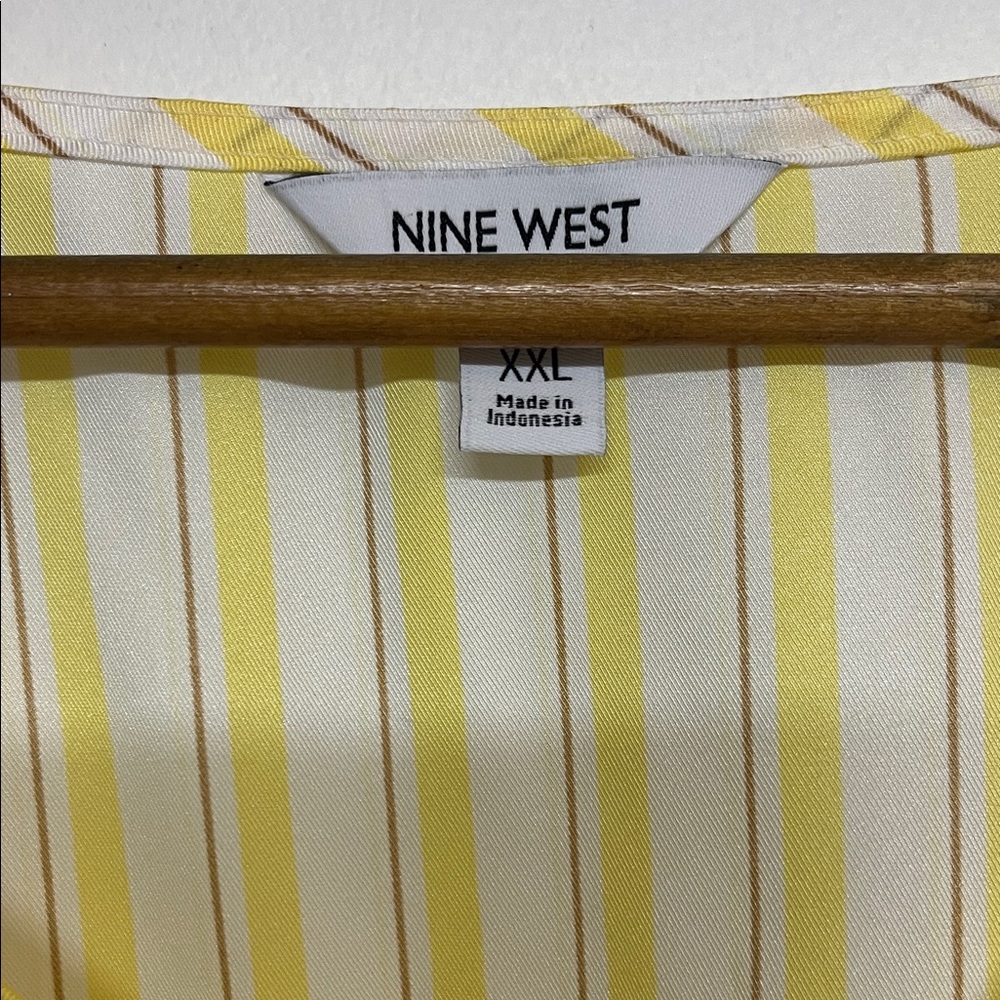 Nine West Sz XXL Peplum Satin Blouse Yellow, Striped, Flowy, Business Casual - Picture 2 of 7